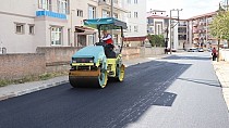 Bin ton asfalt atıldı