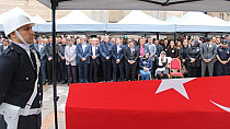 VALİ CENAZEYE KATILDI